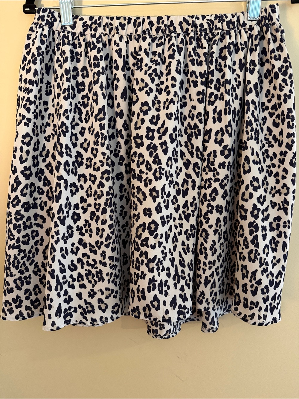 Banana Republic Factory Women’s Animal Print Skirt-Navy and Cream Size Medium